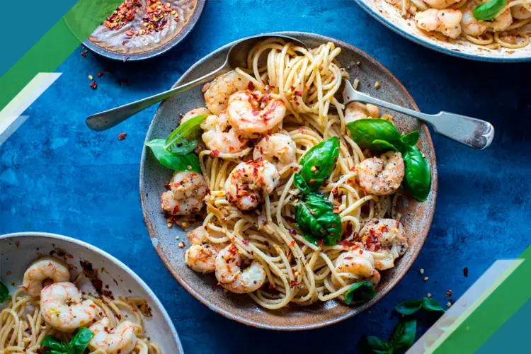 Receta de espaguetis con gambitas y guindilla