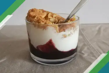 Crumble de cerezas con yogur
