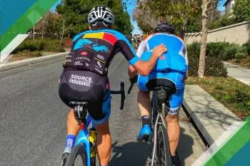 Cómo diseña el entrenamiento un entrenador de ciclismo