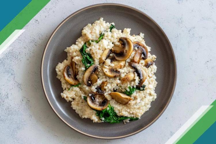 Arroz con espinacas y champiñones